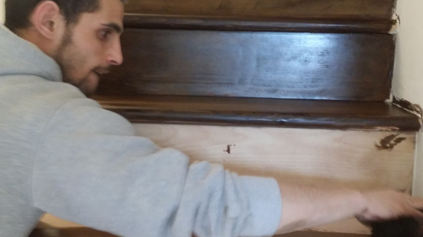 cambiare il colore, levigare, riparare stuccare, lamare e verniciare una stanza con il pavimento in parquet a Milano e Monza