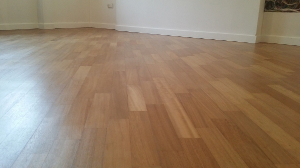 LEVIGATURA MARMI E PARQUET MILANO: levigatura, vernciatura di una stanza in parquet a Milano e Monza con vernce a solvente opaca