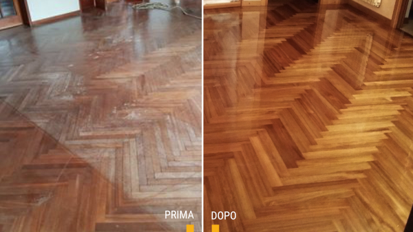  lucidare, stuccare e verniciare il pavimento rovinato di un salone in parquet 