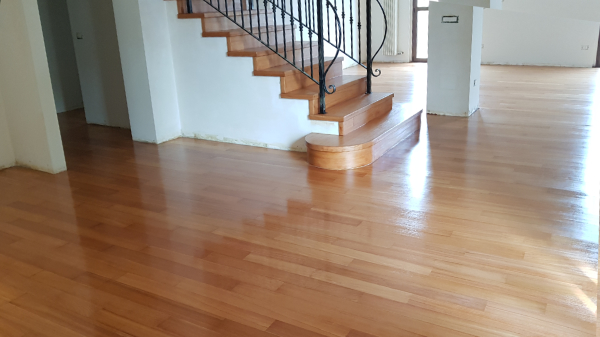prezzo e costi lamatura, levigatura, verniciatura, posa e cambio colore parquet Milano
