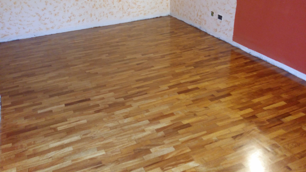 prezzo e costi lamatura, levigatura, verniciatura, posa e cambio colore parquet Milano
